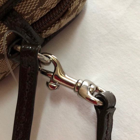 Brand new Coach wristlet - Picture 3 of 7